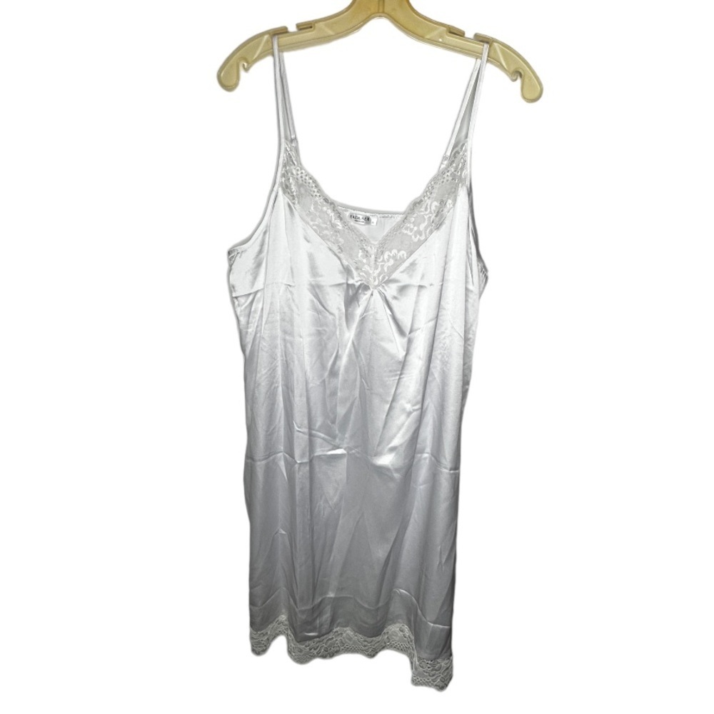 Ekouver White‎ Negligee